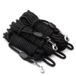 Cordes élastiques noires avec clips métalliques, idéales pour sécuriser et organiser vos objets.