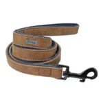 Laisse pour chien en faux suede marron et bleu, confortable et durable avec clip robuste.