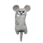 Peluche souris grise avec expression grincheuse, douce et adorable, parfaite pour la décoration.