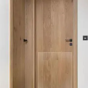 <p style="font-weight: 400;">Cette protection canapé chat, vous permet d’offrir à votre félin un espace sûr pour gratter en toute tranquillité ! </p> <p style="font-weight: 400;"><span style="font-weight: 400;"> Que ce soit pour la mettre en horizontale ou en verticale, son verso autocollant crée une praticité d’installation, préservant le pur bonheur de votre chat. La transparence conserve l’aspect original de votre meuble parfaitement. </span> [cg_accordion title="Matériau"] Plastique PET [/cg_accordion] [cg_accordion title="Avantage"]</p> <ul style="font-weight: 400;"> <li>Cette housse canapé anti griffure chat protège vos meubles des griffes de votre félin tout en répondant à ses besoins naturels de grattage </li> <li>Verso autocollant permet une installation facile et pratique, que ce soit en position horizontale ou verticale (Doté des 10 vis de fixation supplémentaire pour chaque pièce) </li> <li>Transparence conserve l’apparence d’origine de vos meubles </li> <li>5 tailles au choix ainsi peut être coupé pour s’adapter selon vos besoins </li> <li>Fabriqué en PET pour une utilisation durable et un entretien facile [/cg_accordion] [custom_combined_shortcode title=" Guide de tailles" id="35663"] [cg_accordion title="Livraison"] La livraison s’effectuera dans un délai de 7 à 28 jours ouvrables dès la validation de votre commande. <span lang="FR"> </span>[/cg_accordion][cg_accordion title="Retour"] Si, pour quelque raison que ce soit, vous n'êtes pas pleinement satisfait, une demande de retour serait possible dans les 14 jours suivant la réception.[/cg_accordion]</li> </ul>