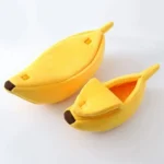 Chaussons en peluche banane jaunes, amusants et confortables pour la maison ou un cadeau original.