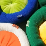 Coussins ronds colorés et confortables pour animaux, parfaits pour le repos de vos compagnons.