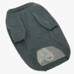 Pull pour chien gris, confortable et pratique pour les petits et moyens chiens.