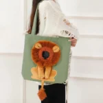 Tote bag vert avec un lion 3D, stylé et ludique, parfait pour un look décontracté.