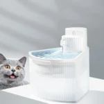 Fontaine moderne pour chat : design esthétique et pratique pour encourager lhydratation.