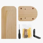 Matériaux pour assemblage DIY : bois, vis, outil et renfort métallique.