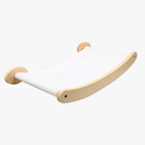 Étagère murale en bois au design minimaliste et élégant, parfaite pour tous les intérieurs.