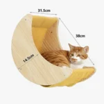 Lit pour chat moderne en bois et tissu jaune, offrant confort et sécurité.