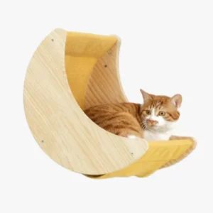 Lit pour chat en bois, design moderne, confortable, chat orange et blanc détendu.