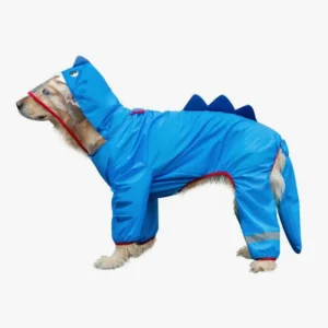 Chien en manteau de pluie bleu, style dinosaure, amusant et pratique pour la pluie.