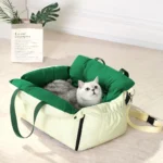 1 chat dans panier voiture vert