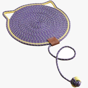 tapis chat forme chat violet avec balle de corde