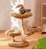 Arbre à chat en bois naturel avec trois coussins pour chat