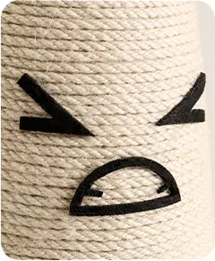 <p style="font-weight: 400;">Ce poteau griffoir chat, en forme de banane, devient certainement le compagnon ludique et pratique pour votre miaou.</p> <p style="font-weight: 400;"><span style="font-weight: 400;"> Son design innovant allie fonctionnalité et esthétique, créant un espace de jeu et de griffage irrésistible. L’association d’une base en bois et d’une surface en sisal naturel stimule ses instincts tout en protégeant vos meubles. </span> [cg_accordion title="Matériau"] Peluche + Bois MDF + Sisal + Mousse [/cg_accordion] [cg_accordion title="Avantage"]</p> <ul style="font-weight: 400;"> <li>Ce poteau griffoir pour chat apporte une solution 3-en-1 : aire de griffage, espace de sieste et terrain de jeu.</li> <li>Sa forme de banane aux couleurs tendances transforme cet accessoire félin en pièce déco pour votre intérieur.</li> <li>La surface en sisal naturel résiste aux griffures les plus intenses tout en préservant une texture idéale pour l’entretien de ses griffes.</li> <li>Son socle renforcé en bois, avec poids bien répartie et fond antidérapant, assure une stabilité pendant le jeu.</li> <li>Ses lignes épurées s’harmonisent avec tous les styles de décoration contemporains comme classiques. [/cg_accordion] [custom_combined_shortcode title=" Guide de tailles" id="62453"] [cg_accordion title="Livraison"] La livraison s’effectuera dans un délai de 7 à 28 jours ouvrables dès la validation de votre commande. <span lang="FR"> </span>[/cg_accordion][cg_accordion title="Retour"] Si, pour quelque raison que ce soit, vous n'êtes pas pleinement satisfait, une demande de retour serait possible dans les 14 jours suivant la réception. [/cg_accordion]</li> </ul>