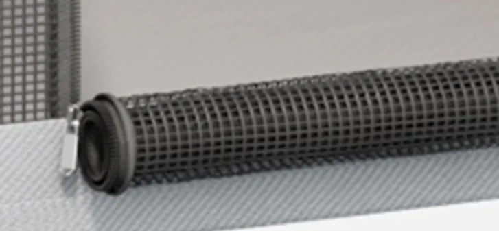 Rideau de porte enroulable pour la cage pliable.